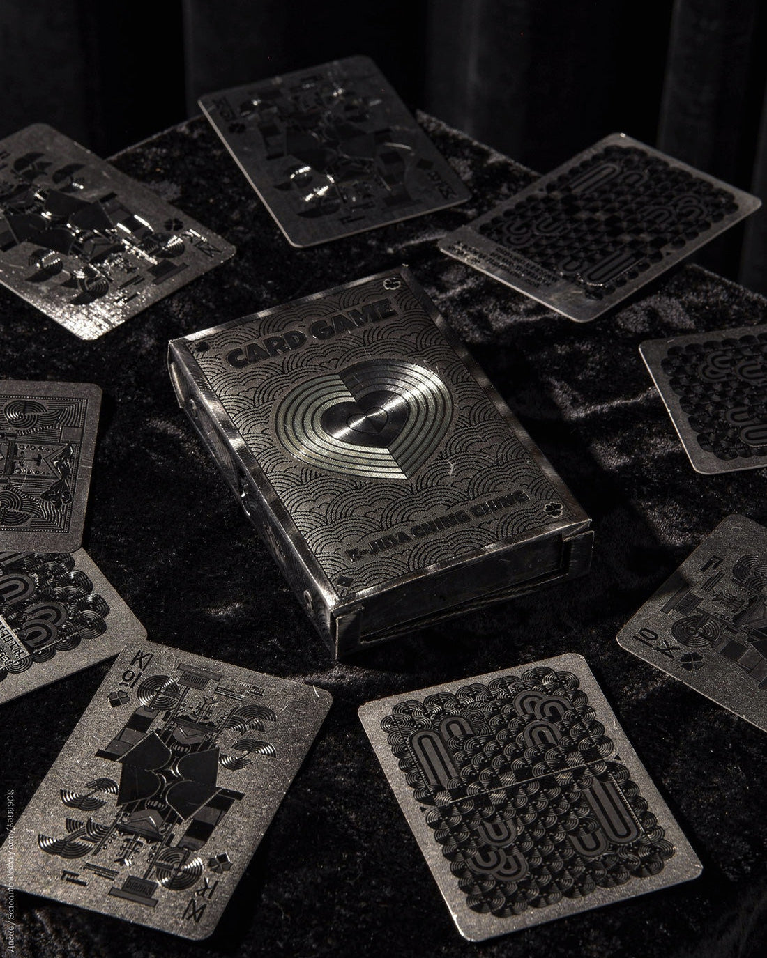 PLAYING CARDS / BLACK